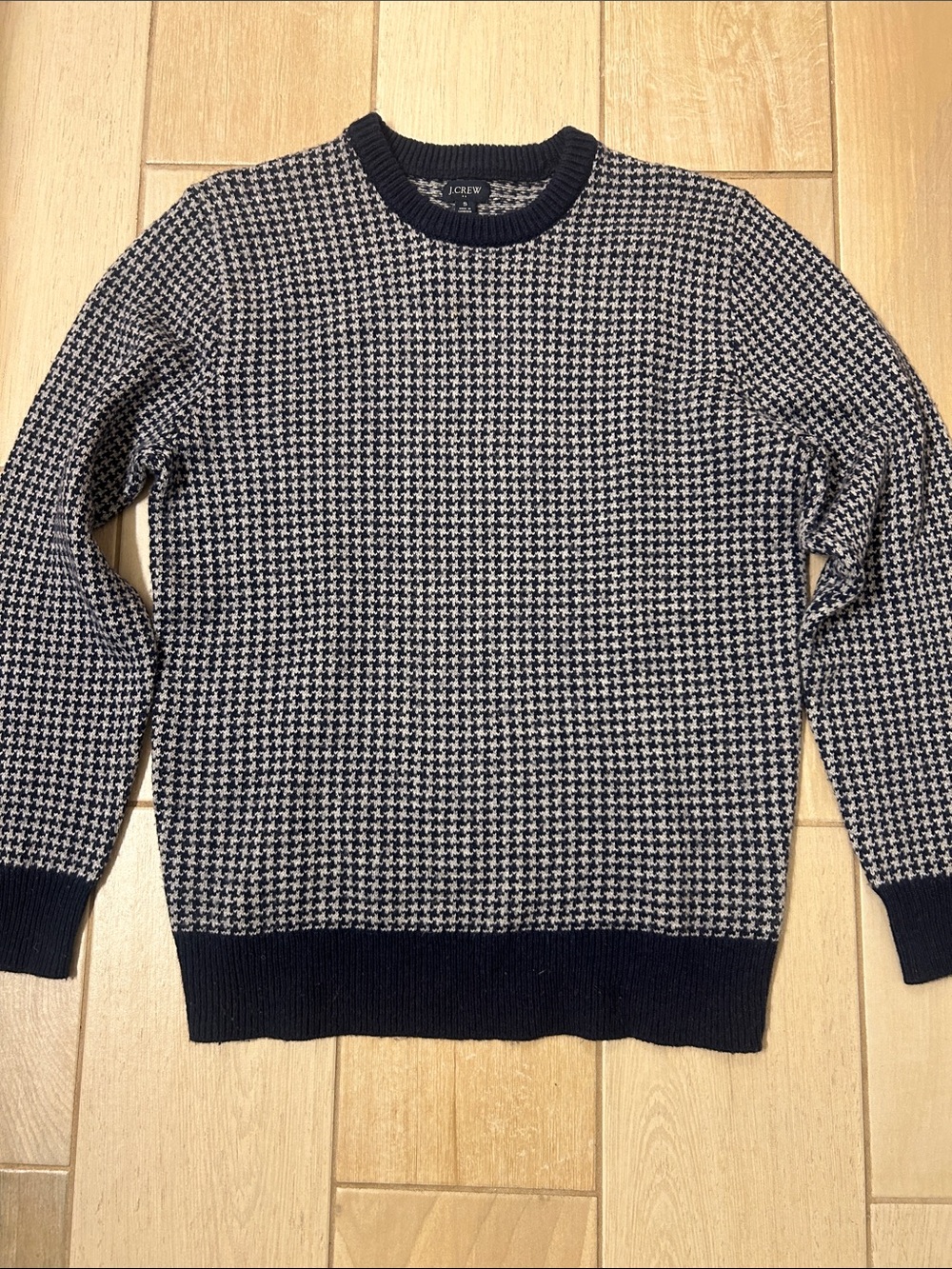 Men’s J.Crew sweater size Small